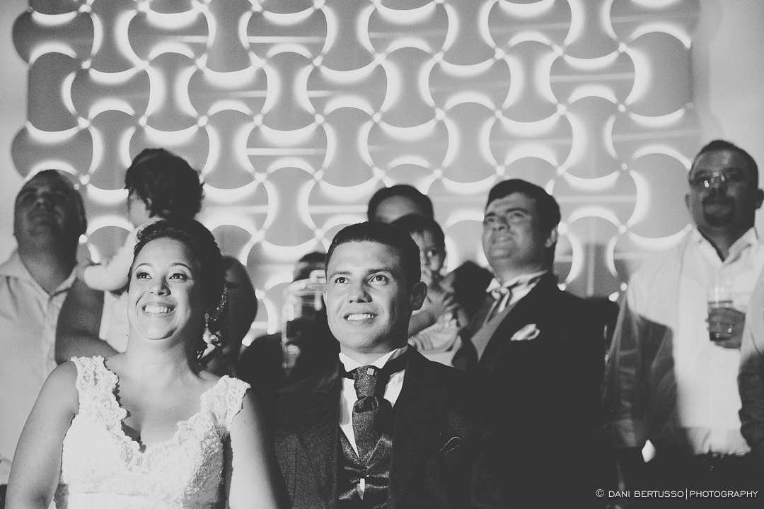 Casamento - Wedding day - Destination wedding - Fotografia de Casamento - Fotógrafa de Casamentos em SP - Dani Bertusso - Igreja do Calvário Pinheiros - Buffet Afrikan House