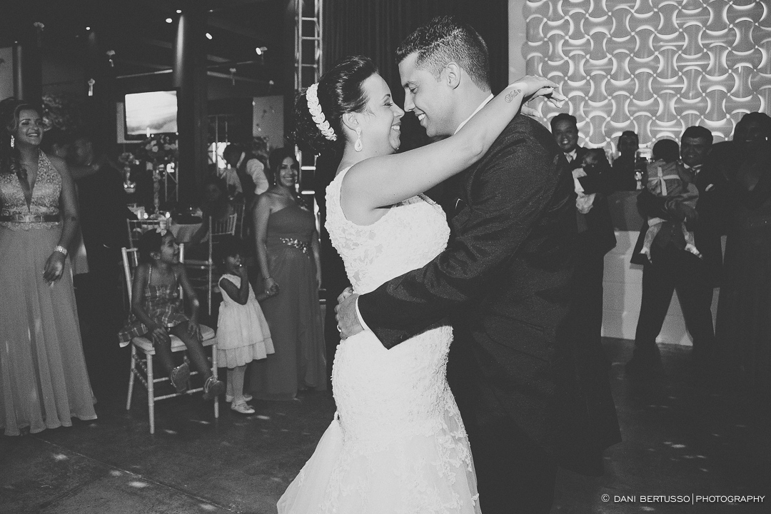 Casamento - Wedding day - Destination wedding - Fotografia de Casamento - Fotógrafa de Casamentos em SP - Dani Bertusso - Igreja do Calvário Pinheiros - Buffet Afrikan House
