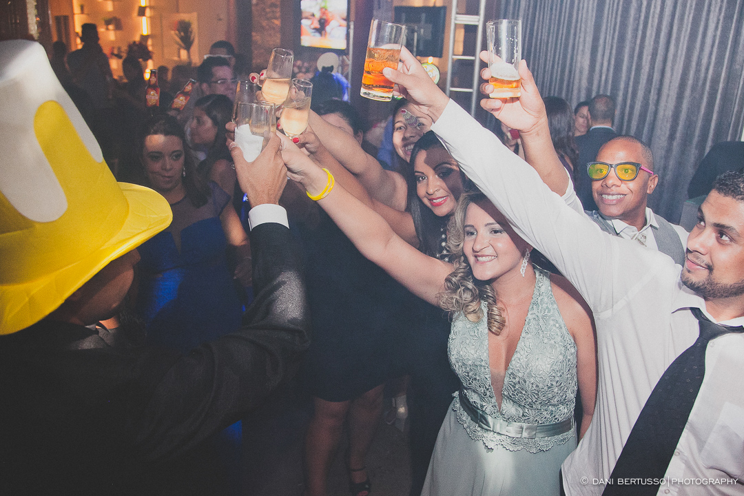 Casamento - Wedding day - Destination wedding - Fotografia de Casamento - Fotógrafa de Casamentos em SP - Dani Bertusso - Igreja do Calvário Pinheiros - Buffet Afrikan House