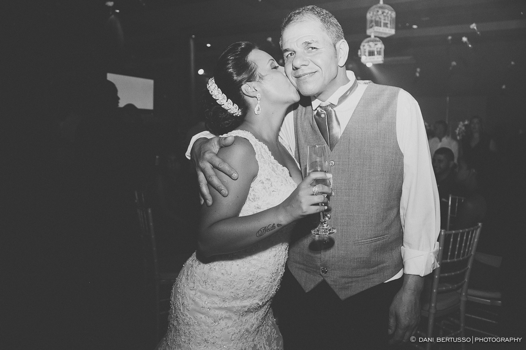 Casamento - Wedding day - Destination wedding - Fotografia de Casamento - Fotógrafa de Casamentos em SP - Dani Bertusso - Igreja do Calvário Pinheiros - Buffet Afrikan House