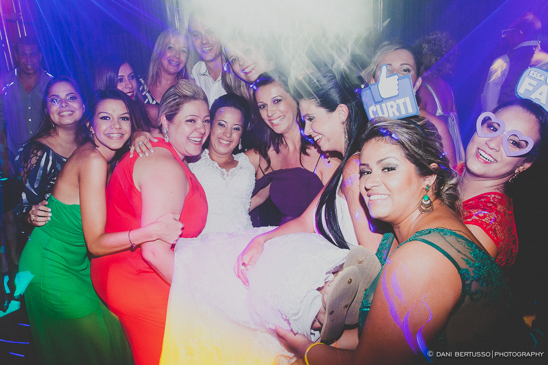 Casamento - Wedding day - Destination wedding - Fotografia de Casamento - Fotógrafa de Casamentos em SP - Dani Bertusso - Igreja do Calvário Pinheiros - Buffet Afrikan House