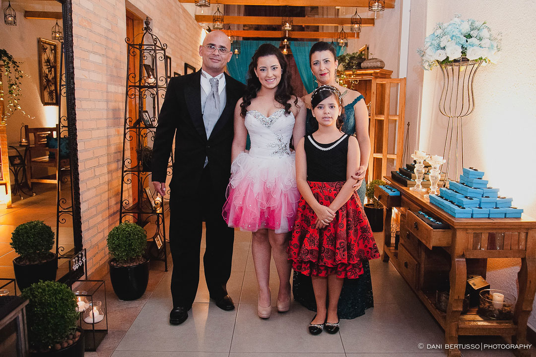 Fotografia Debutante - Festa de 15 Anos a fantasia – Fotografia de 15 Anos - Fotografia de Casamento - Fotógrafa de Casamentos e Família em SP - Dani Bertusso - Espaço Rafima - Osasco