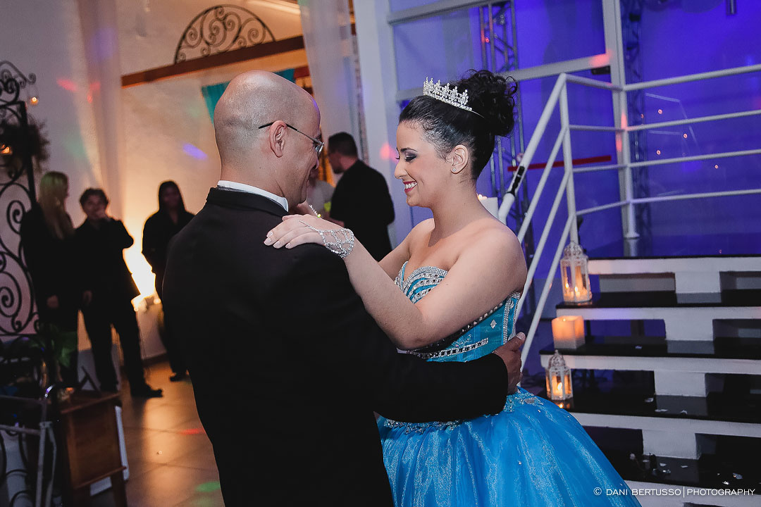 Fotografia Debutante - Festa de 15 Anos a fantasia – Fotografia de 15 Anos - Fotografia de Casamento - Fotógrafa de Casamentos e Família em SP - Dani Bertusso - Espaço Rafima - Osasco