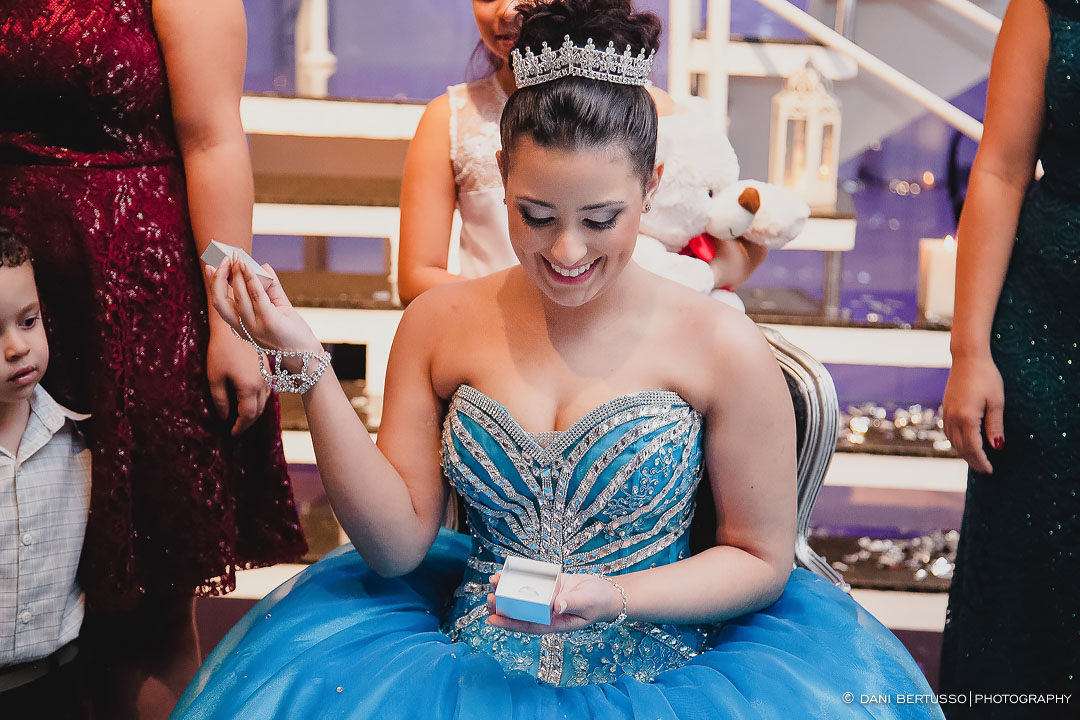 Fotografia Debutante - Festa de 15 Anos a fantasia – Fotografia de 15 Anos - Fotografia de Casamento - Fotógrafa de Casamentos e Família em SP - Dani Bertusso - Espaço Rafima - Osasco