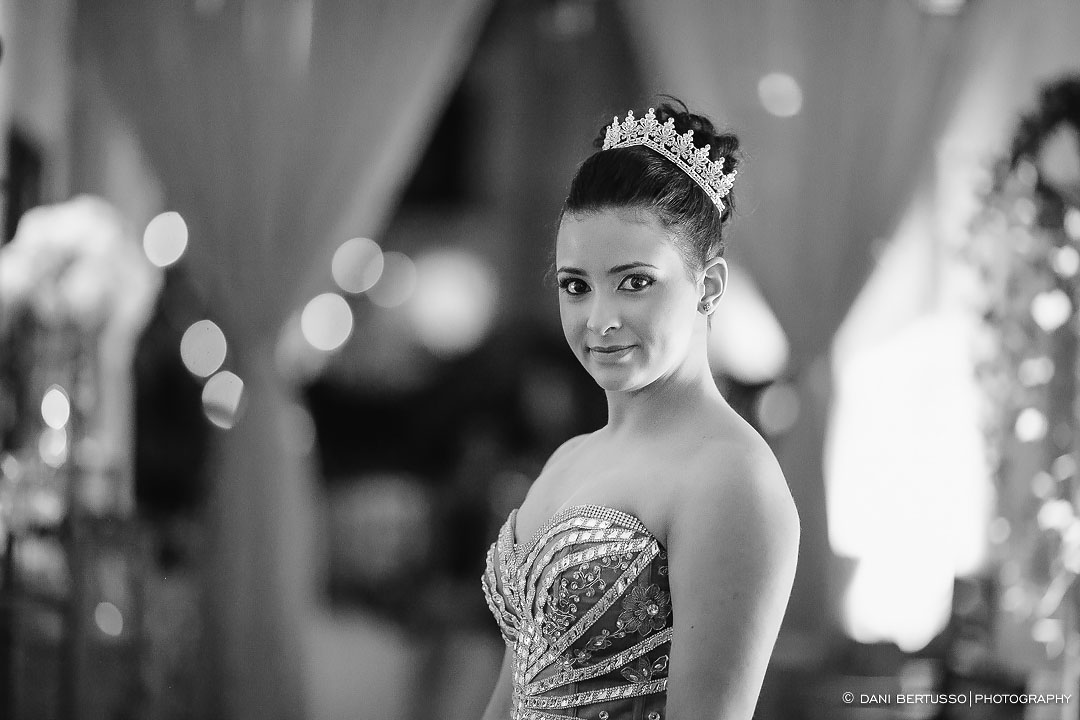 Fotografia Debutante - Festa de 15 Anos a fantasia – Fotografia de 15 Anos - Fotografia de Casamento - Fotógrafa de Casamentos e Família em SP - Dani Bertusso - Espaço Rafima - Osasco