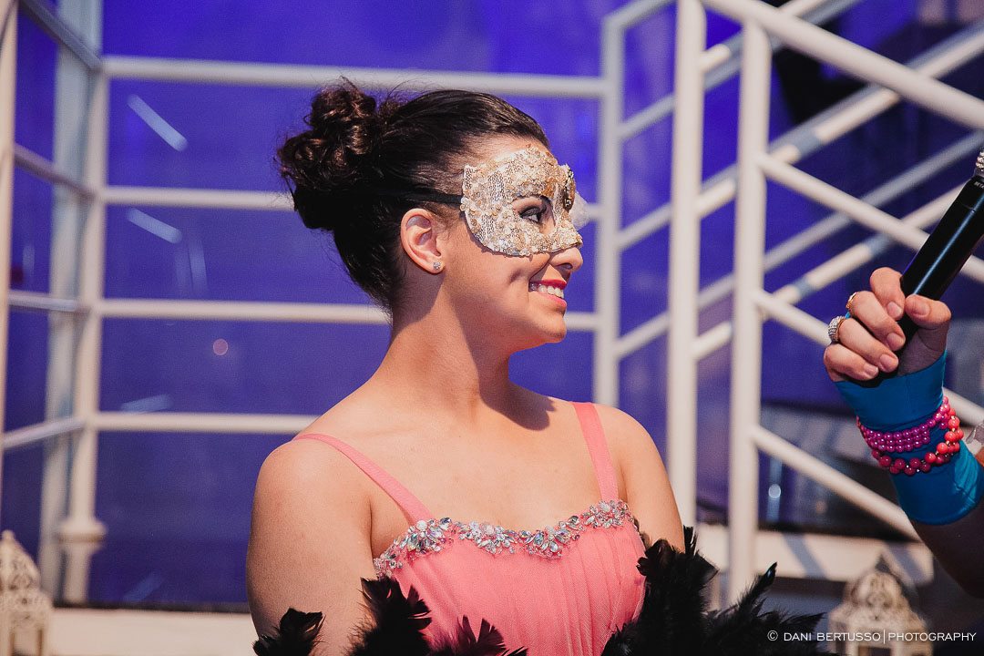 Fotografia Debutante - Festa de 15 Anos a fantasia – Fotografia de 15 Anos - Fotografia de Casamento - Fotógrafa de Casamentos e Família em SP - Dani Bertusso - Espaço Rafima - Osasco