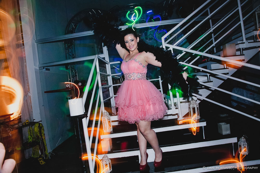 Fotografia Debutante - Festa de 15 Anos a fantasia – Fotografia de 15 Anos - Fotografia de Casamento - Fotógrafa de Casamentos e Família em SP - Dani Bertusso - Espaço Rafima - Osasco