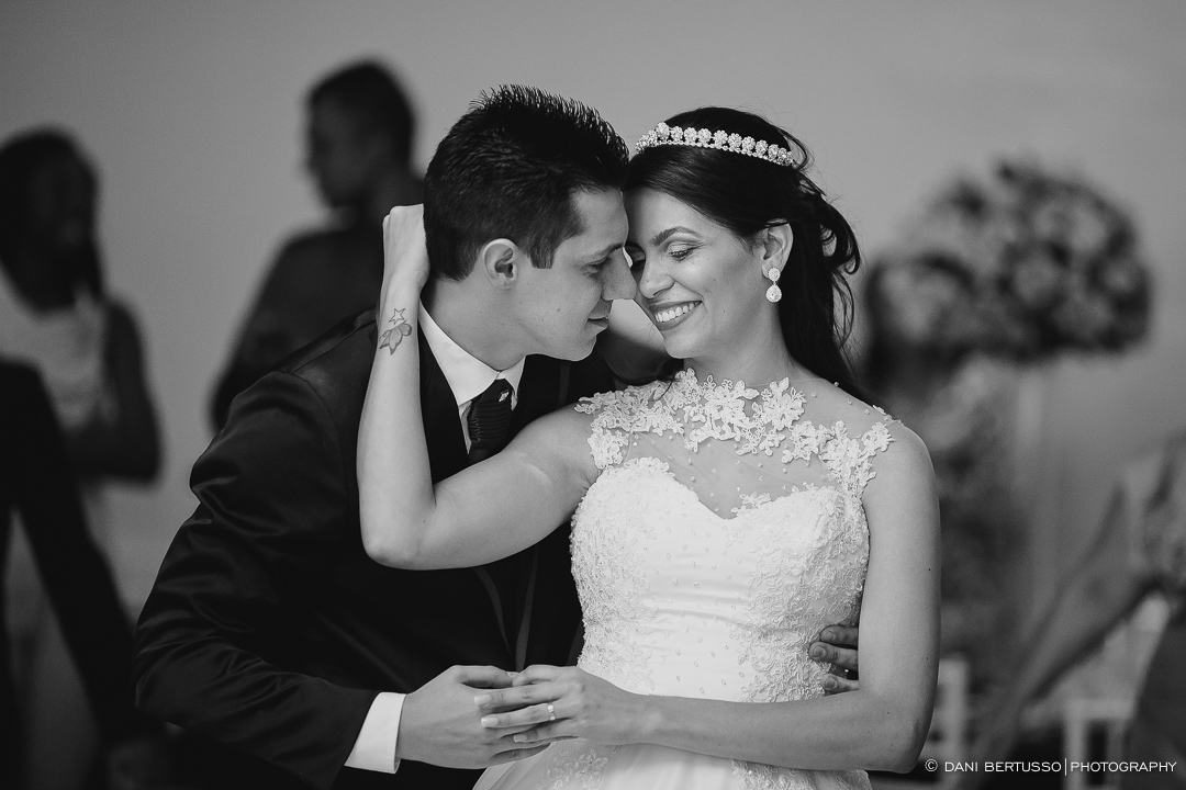Wedding - Destination wedding - Fotografia de Casamento - Fotógrafa de Casamentos SP - Dani Bertusso - Igreja Nossa Senhora do Carmo Santo André - Buffet Evento Perfeito Mansão Viermont São Paulo