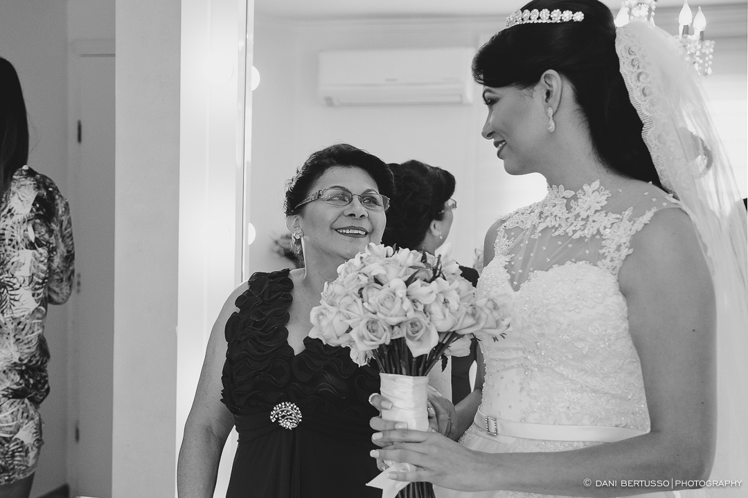 Wedding - Destination wedding - Fotografia de Casamento - Fotógrafa de Casamentos SP - Dani Bertusso - Igreja Nossa Senhora do Carmo Santo André - Buffet Evento Perfeito Mansão Viermont São Paulo