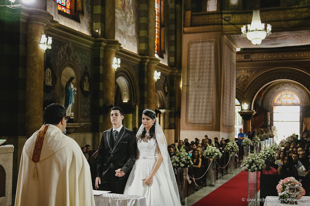 Wedding - Destination wedding - Fotografia de Casamento - Fotógrafa de Casamentos SP - Dani Bertusso - Igreja Nossa Senhora do Carmo Santo André - Buffet Evento Perfeito Mansão Viermont São Paulo