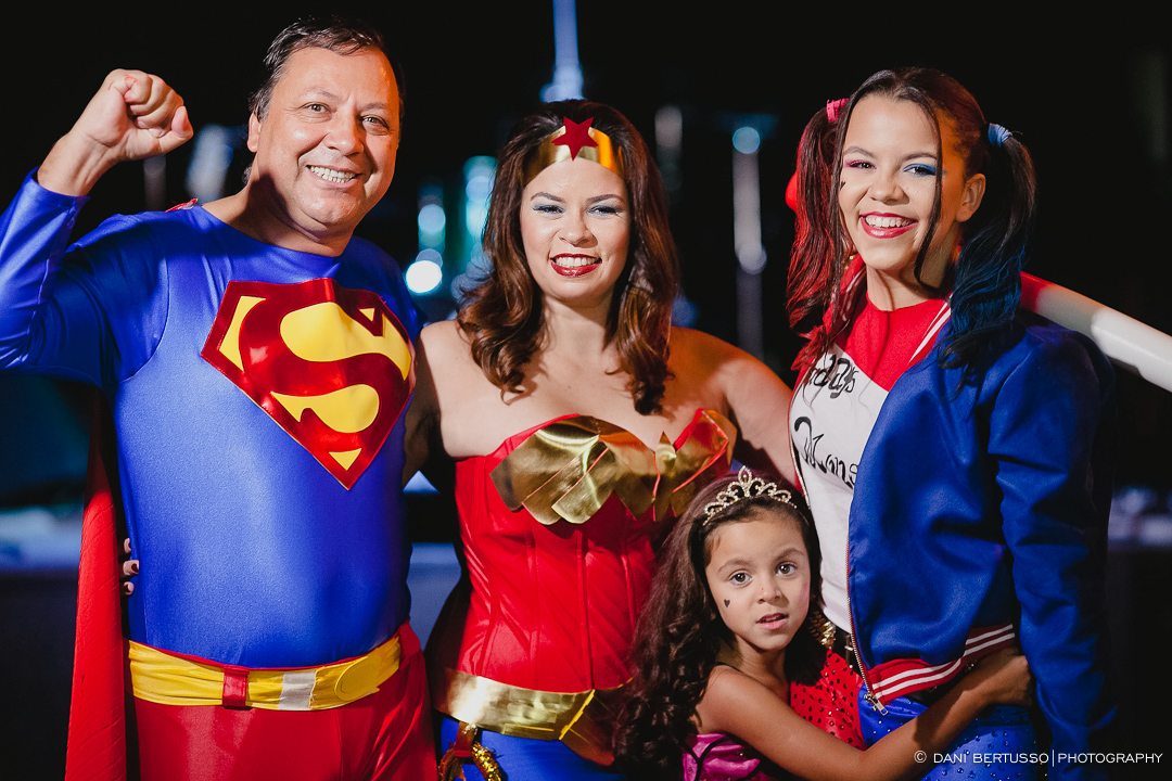 Fotografia Debutante - Festa de 15 Anos a fantasia – Fotografia de 15 Anos - Fotografia de Casamento - Fotógrafa de Casamentos e Família em SP - Dani Bertusso - Espaço Octo Street - Pub Vila Madalena