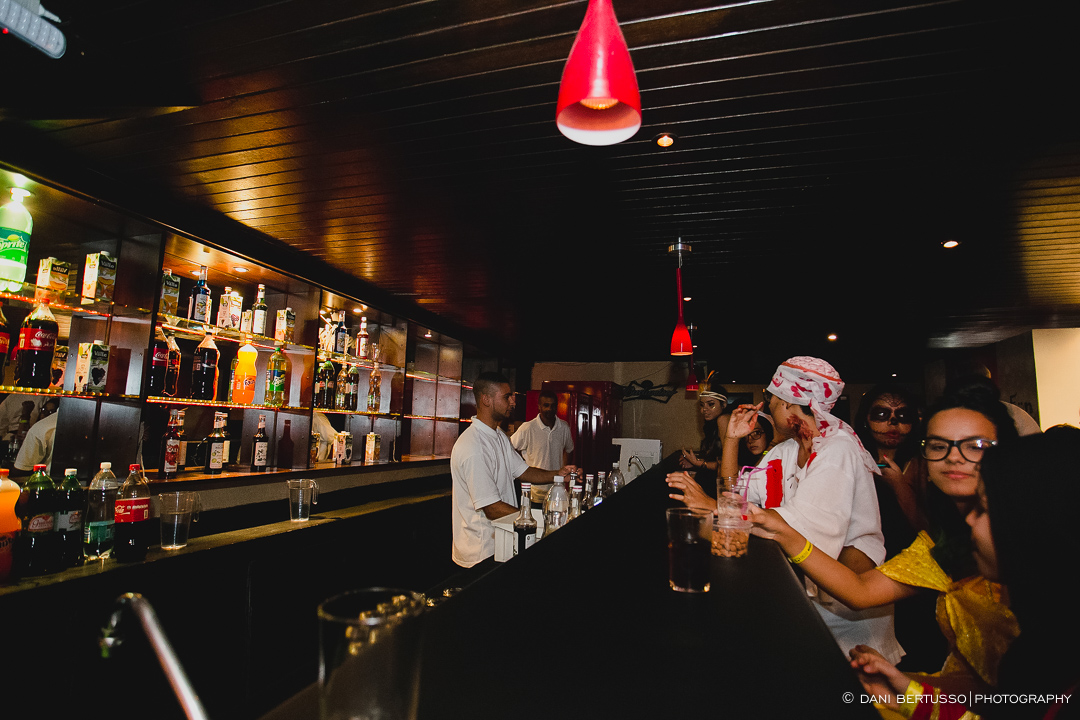 Fotografia Debutante - Festa de 15 Anos a fantasia – Fotografia de 15 Anos - Fotografia de Casamento - Fotógrafa de Casamentos e Família em SP - Dani Bertusso - Espaço Octo Street - Pub Vila Madalena