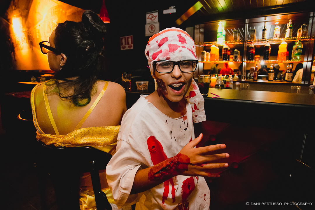 Fotografia Debutante - Festa de 15 Anos a fantasia – Fotografia de 15 Anos - Fotografia de Casamento - Fotógrafa de Casamentos e Família em SP - Dani Bertusso - Espaço Octo Street - Pub Vila Madalena