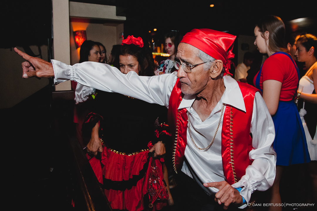 Fotografia Debutante - Festa de 15 Anos a fantasia – Fotografia de 15 Anos - Fotografia de Casamento - Fotógrafa de Casamentos e Família em SP - Dani Bertusso - Espaço Octo Street - Pub Vila Madalena
