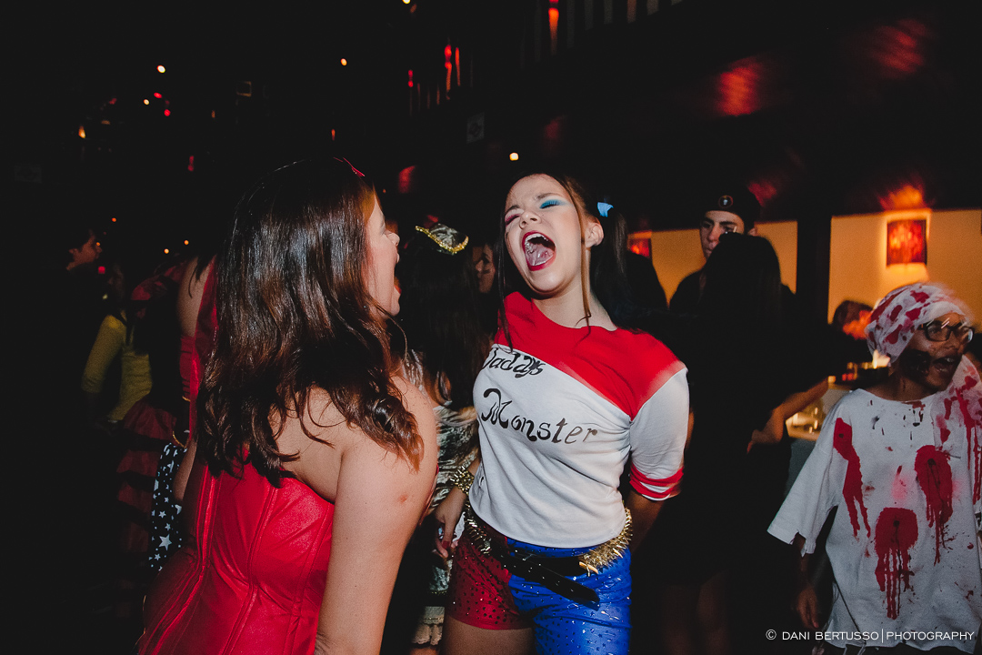 Fotografia Debutante - Festa de 15 Anos a fantasia – Fotografia de 15 Anos - Fotografia de Casamento - Fotógrafa de Casamentos e Família em SP - Dani Bertusso - Espaço Octo Street - Pub Vila Madalena
