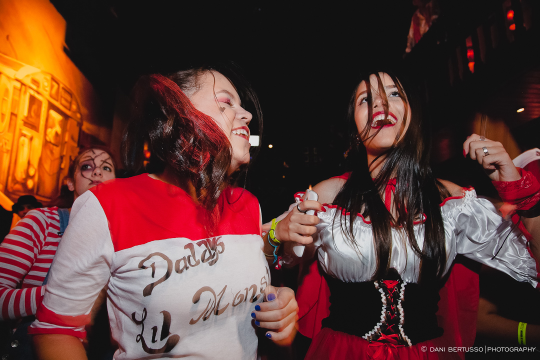 Fotografia Debutante - Festa de 15 Anos a fantasia – Fotografia de 15 Anos - Fotografia de Casamento - Fotógrafa de Casamentos e Família em SP - Dani Bertusso - Espaço Octo Street - Pub Vila Madalena