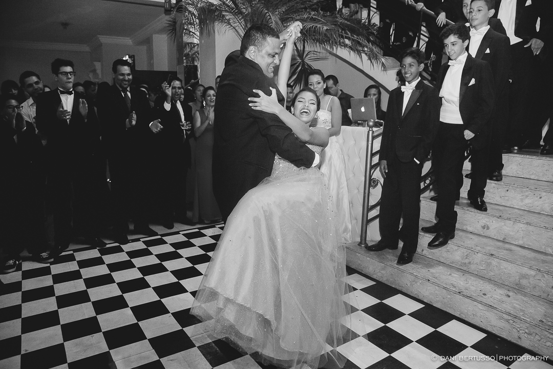 Fotografia Debutante - Festa a fantasia – Fotografia de 15 Anos - Fotografia de Casamento - Fotógrafa de Casamentos e Família SP - Dani Bertusso - Espaço Oscar Freire - Buffet Morenos São Paulo