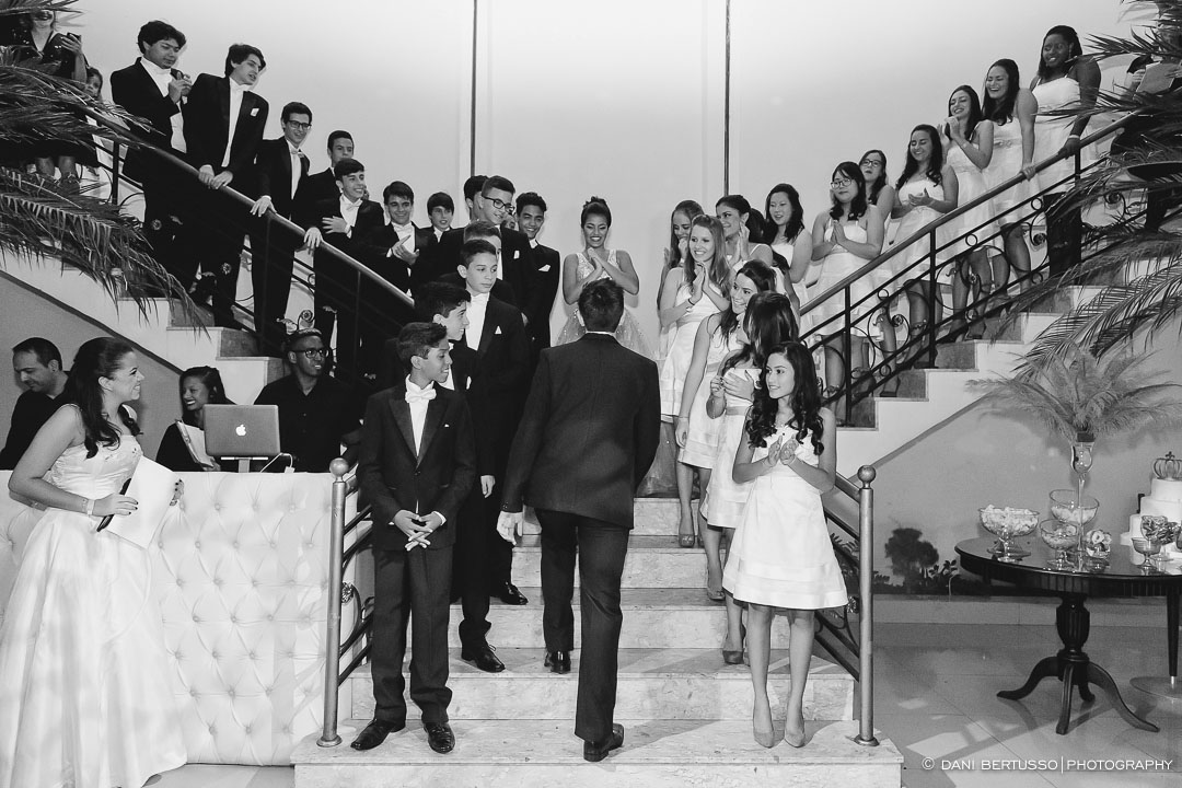 Fotografia Debutante - Festa a fantasia – Fotografia de 15 Anos - Fotografia de Casamento - Fotógrafa de Casamentos e Família SP - Dani Bertusso - Espaço Oscar Freire - Buffet Morenos São Paulo