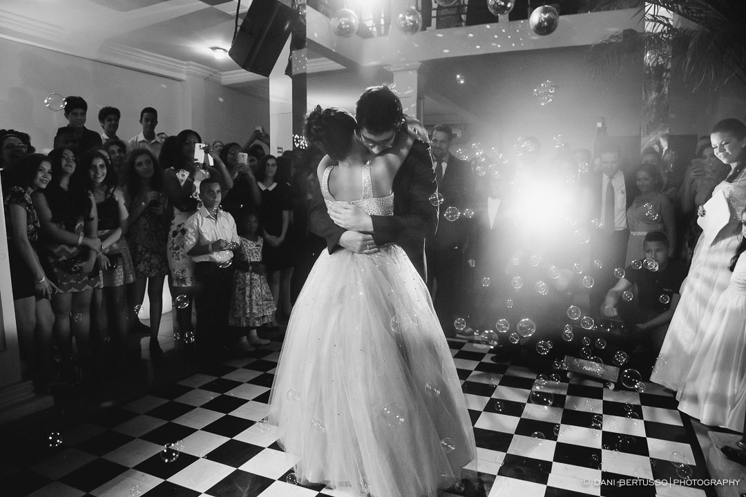Fotografia Debutante - Festa a fantasia – Fotografia de 15 Anos - Fotografia de Casamento - Fotógrafa de Casamentos e Família SP - Dani Bertusso - Espaço Oscar Freire - Buffet Morenos São Paulo