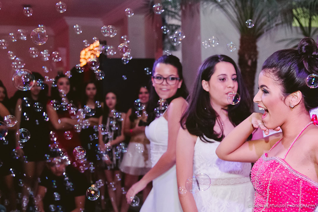 Fotografia Debutante - Festa a fantasia – Fotografia de 15 Anos - Fotografia de Casamento - Fotógrafa de Casamentos e Família SP - Dani Bertusso - Espaço Oscar Freire - Buffet Morenos São Paulo