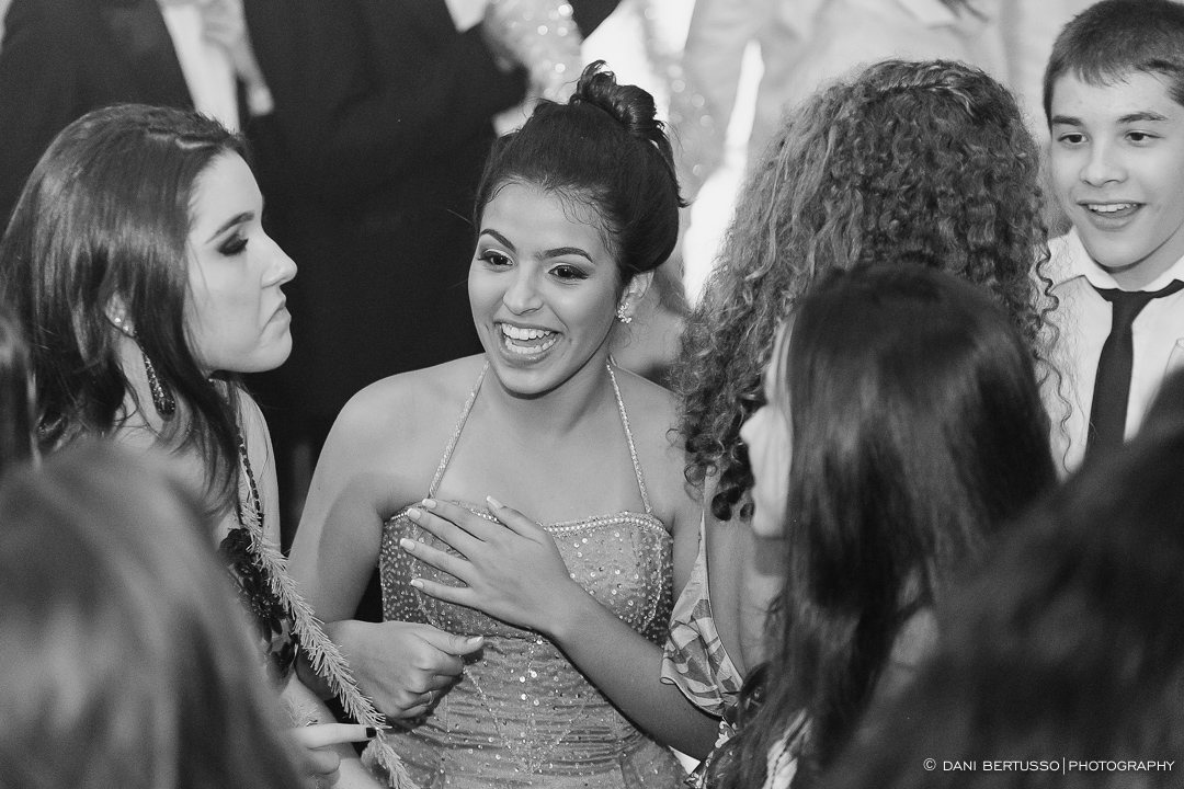 Fotografia Debutante - Festa a fantasia – Fotografia de 15 Anos - Fotografia de Casamento - Fotógrafa de Casamentos e Família SP - Dani Bertusso - Espaço Oscar Freire - Buffet Morenos São Paulo