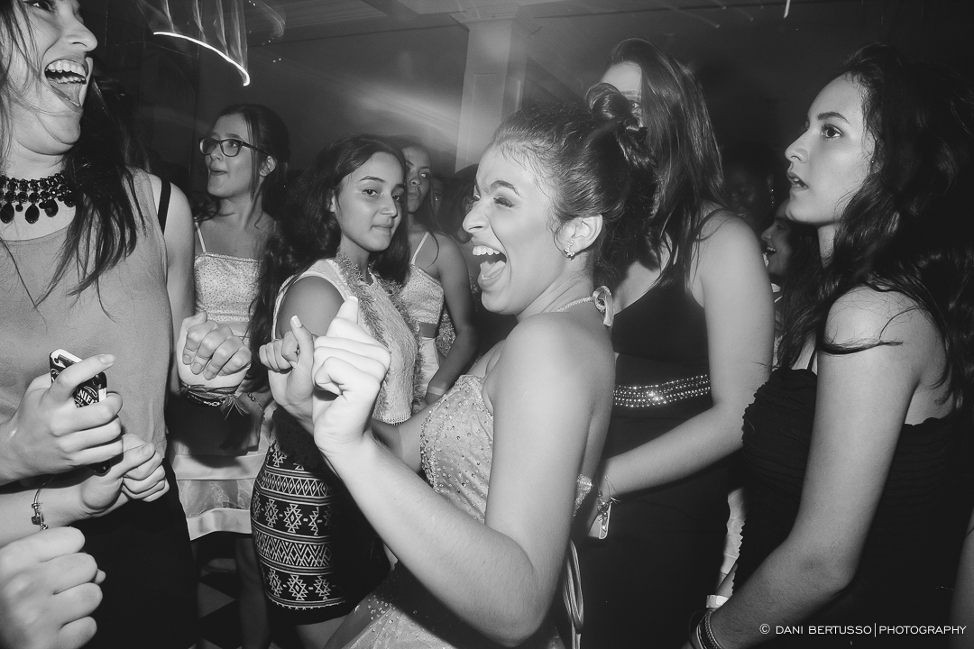 Fotografia Debutante - Festa a fantasia – Fotografia de 15 Anos - Fotografia de Casamento - Fotógrafa de Casamentos e Família SP - Dani Bertusso - Espaço Oscar Freire - Buffet Morenos São Paulo