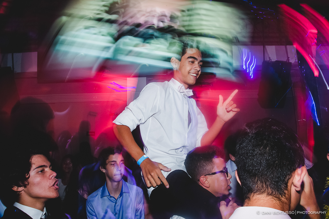 Fotografia Debutante - Festa a fantasia – Fotografia de 15 Anos - Fotografia de Casamento - Fotógrafa de Casamentos e Família SP - Dani Bertusso - Espaço Oscar Freire - Buffet Morenos São Paulo