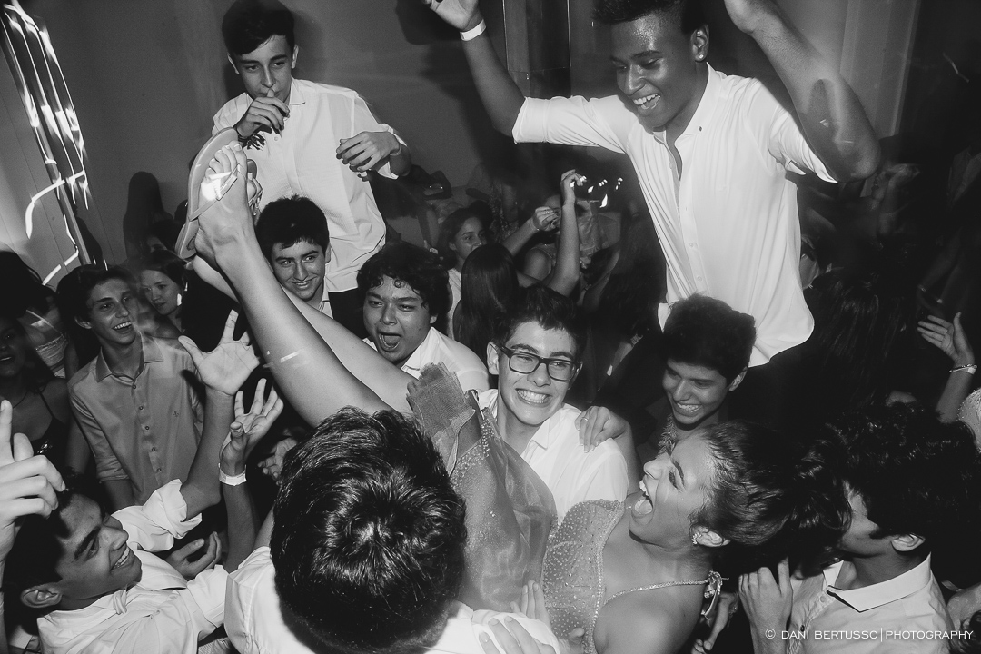 Fotografia Debutante - Festa a fantasia – Fotografia de 15 Anos - Fotografia de Casamento - Fotógrafa de Casamentos e Família SP - Dani Bertusso - Espaço Oscar Freire - Buffet Morenos São Paulo