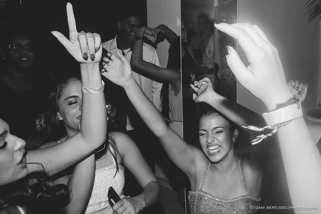 Fotografia Debutante - Festa a fantasia – Fotografia de 15 Anos - Fotografia de Casamento - Fotógrafa de Casamentos e Família SP - Dani Bertusso - Espaço Oscar Freire - Buffet Morenos São Paulo