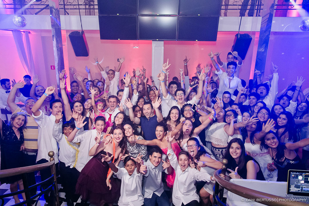Fotografia Debutante - Festa a fantasia – Fotografia de 15 Anos - Fotografia de Casamento - Fotógrafa de Casamentos e Família SP - Dani Bertusso - Espaço Oscar Freire - Buffet Morenos São Paulo