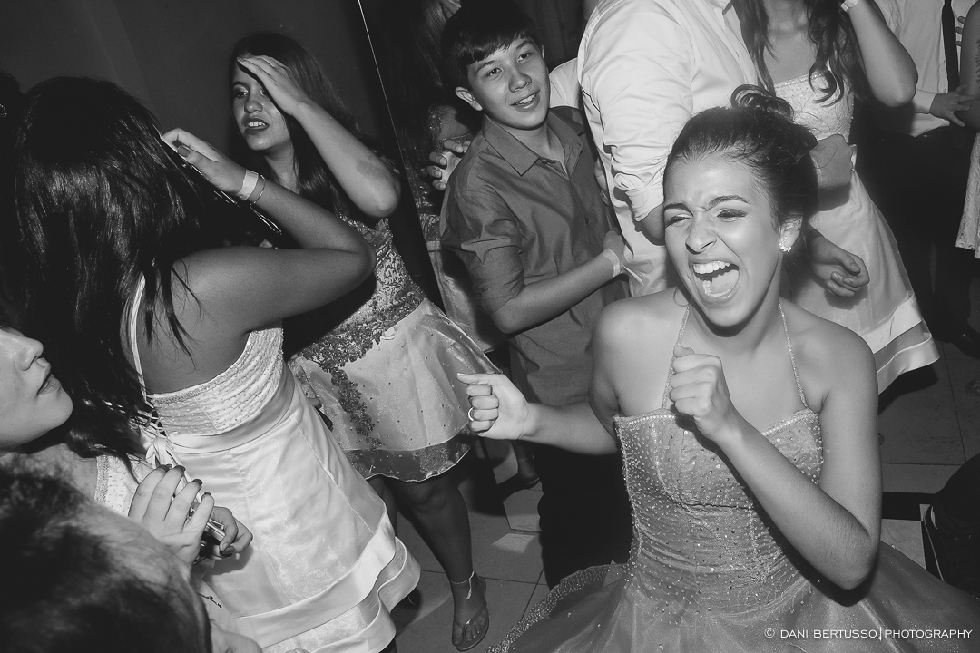 Fotografia Debutante - Festa a fantasia – Fotografia de 15 Anos - Fotografia de Casamento - Fotógrafa de Casamentos e Família SP - Dani Bertusso - Espaço Oscar Freire - Buffet Morenos São Paulo