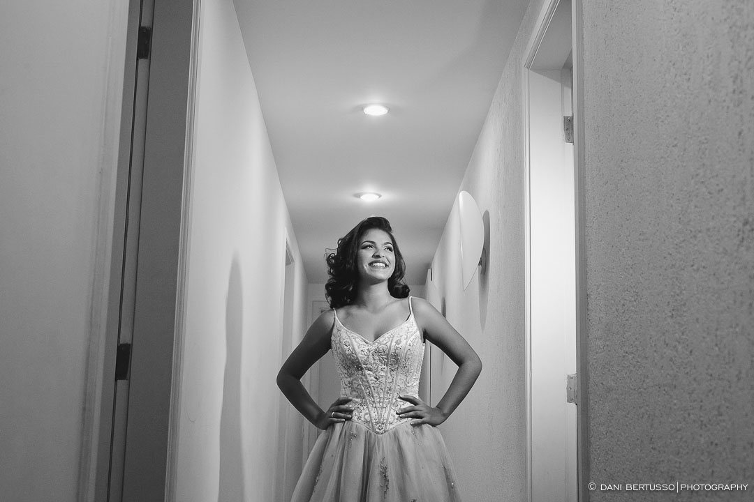 Fotografia Debutante - Festa a fantasia – Fotografia de 15 Anos - Fotografia de Casamento - Fotógrafa de Casamentos e Família SP - Dani Bertusso - Espaço Oscar Freire - Buffet Morenos São Paulo
