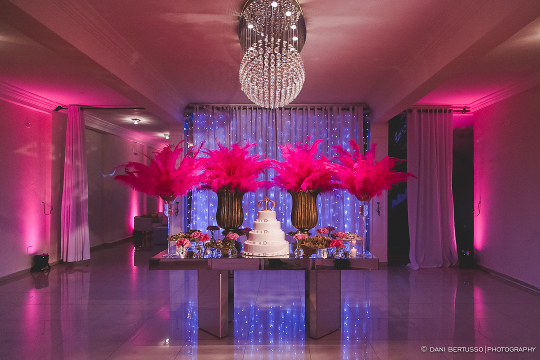 Fotografia Debutante - Festa a fantasia – Fotografia de 15 Anos - Fotografia de Casamento - Fotógrafa de Casamentos e Família SP - Dani Bertusso - Espaço Oscar Freire - Buffet Morenos São Paulo