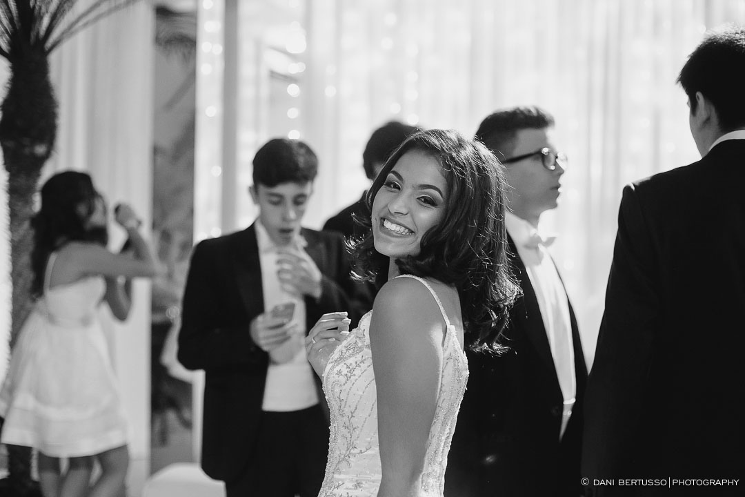 Fotografia Debutante - Festa a fantasia – Fotografia de 15 Anos - Fotografia de Casamento - Fotógrafa de Casamentos e Família SP - Dani Bertusso - Espaço Oscar Freire - Buffet Morenos São Paulo