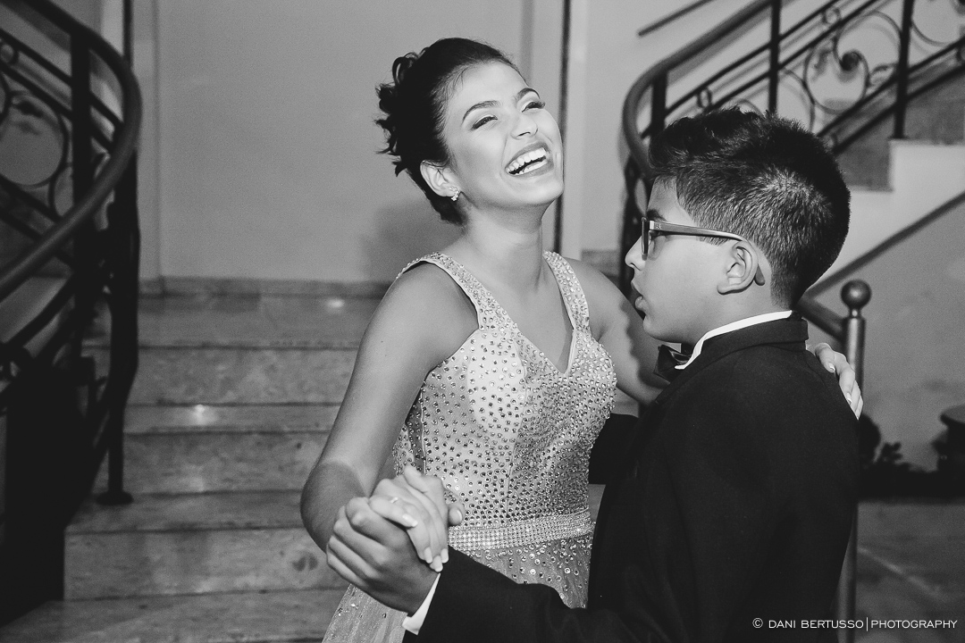 Fotografia Debutante - Festa a fantasia – Fotografia de 15 Anos - Fotografia de Casamento - Fotógrafa de Casamentos e Família SP - Dani Bertusso - Espaço Oscar Freire - Buffet Morenos São Paulo