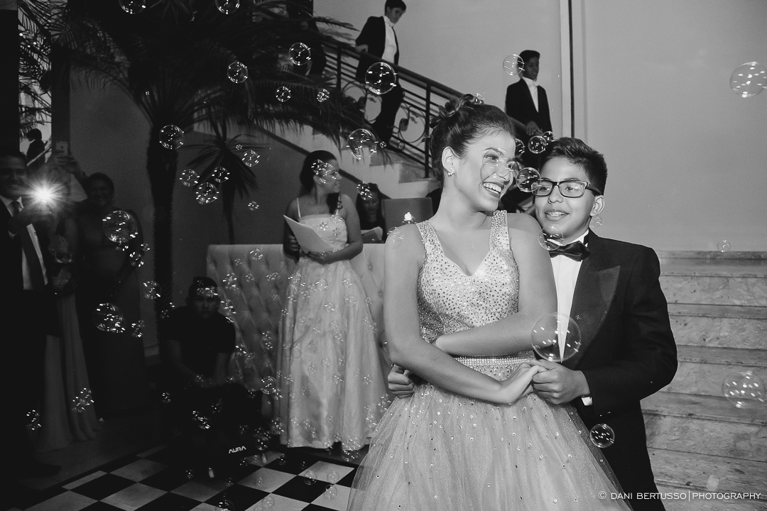 Fotografia Debutante - Festa a fantasia – Fotografia de 15 Anos - Fotografia de Casamento - Fotógrafa de Casamentos e Família SP - Dani Bertusso - Espaço Oscar Freire - Buffet Morenos São Paulo