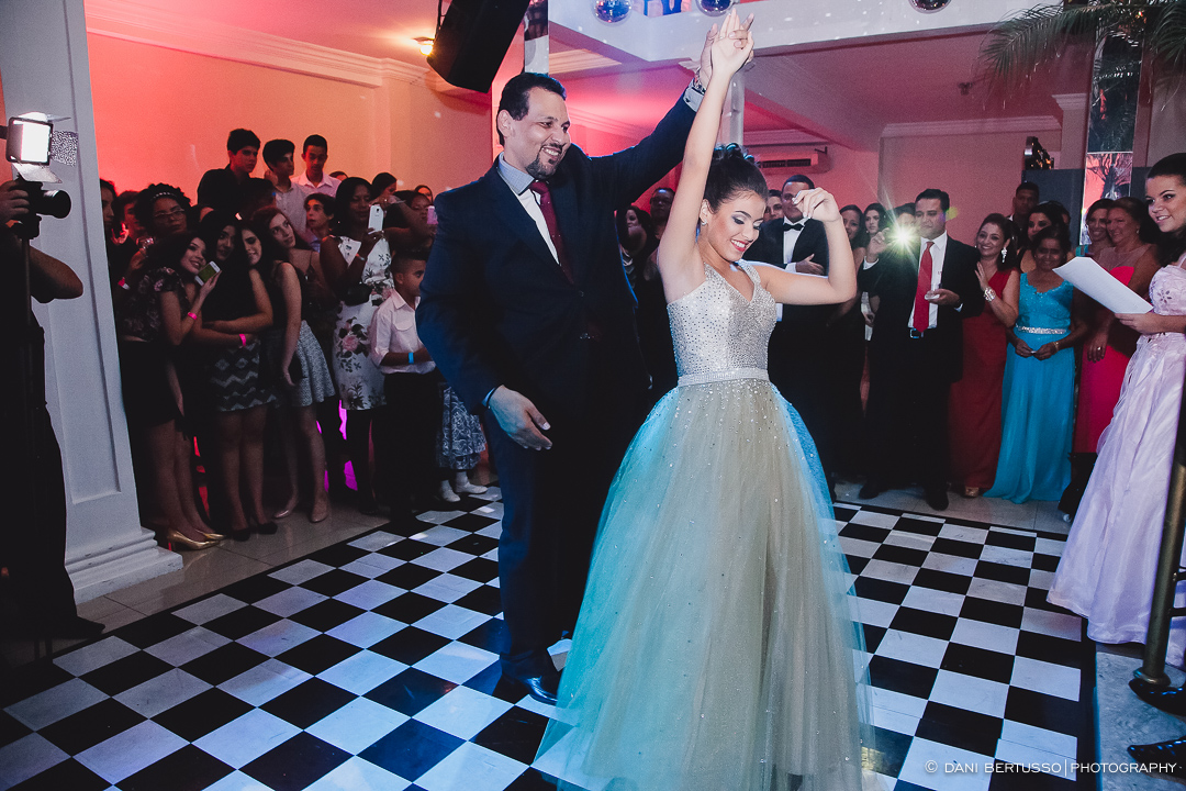 Fotografia Debutante - Festa a fantasia – Fotografia de 15 Anos - Fotografia de Casamento - Fotógrafa de Casamentos e Família SP - Dani Bertusso - Espaço Oscar Freire - Buffet Morenos São Paulo