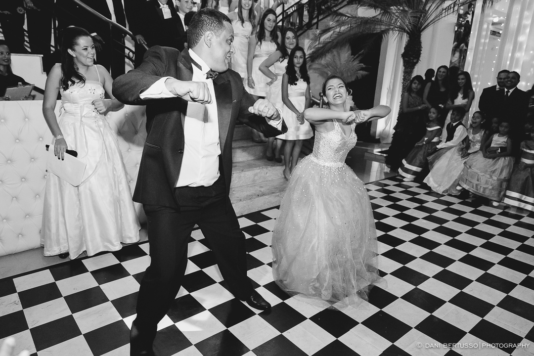 Fotografia Debutante - Festa a fantasia – Fotografia de 15 Anos - Fotografia de Casamento - Fotógrafa de Casamentos e Família SP - Dani Bertusso - Espaço Oscar Freire - Buffet Morenos São Paulo
