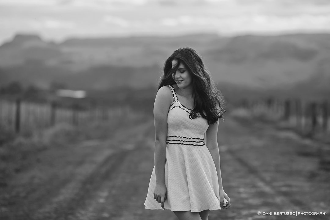 Ensaio fotográfico Feminino – Fotografia de 15 Anos - Fotografia de Casamento - Sessão de fotos - Editorial de Moda - Fotógrafa de Casamentos e Família em SP - Dani Bertusso - Timburi