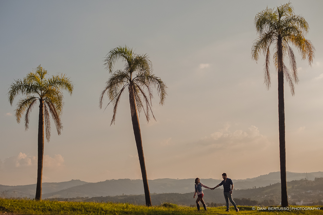 Ensaio fotográfico - Pre wedding - Destination wedding - Fotografia de Casamento - Sessão de fotos no Campo - Fotógrafa de Casamentos em SP - Dani Bertusso