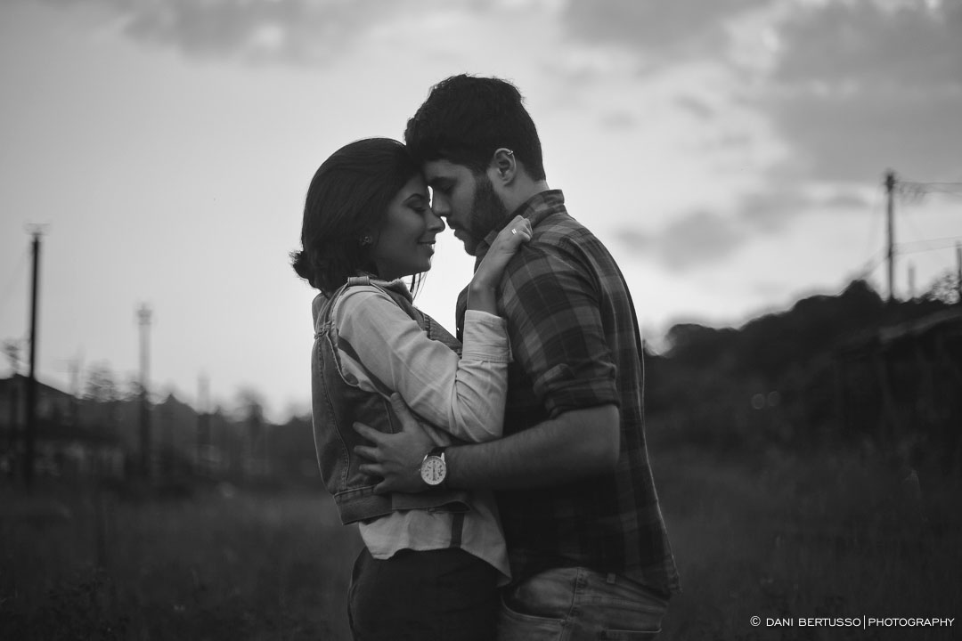 Ensaio fotográfico - Pre wedding - Destination wedding - Fotografia de Casamento - Sessão de fotos no Campo - Fotógrafa de Casamentos em SP - Dani Bertusso