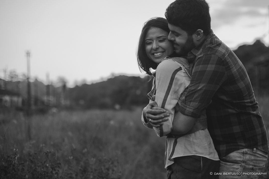 Ensaio fotográfico - Pre wedding - Destination wedding - Fotografia de Casamento - Sessão de fotos no Campo - Fotógrafa de Casamentos em SP - Dani Bertusso