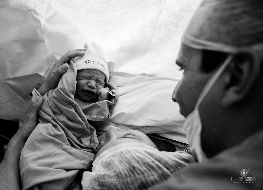 fotografia de parto, fotografia de nascimento, fotógrafa de nascimento, fotógrafa de nascimento, fotos de parto, nascimento em niterói, fotos na maternidade