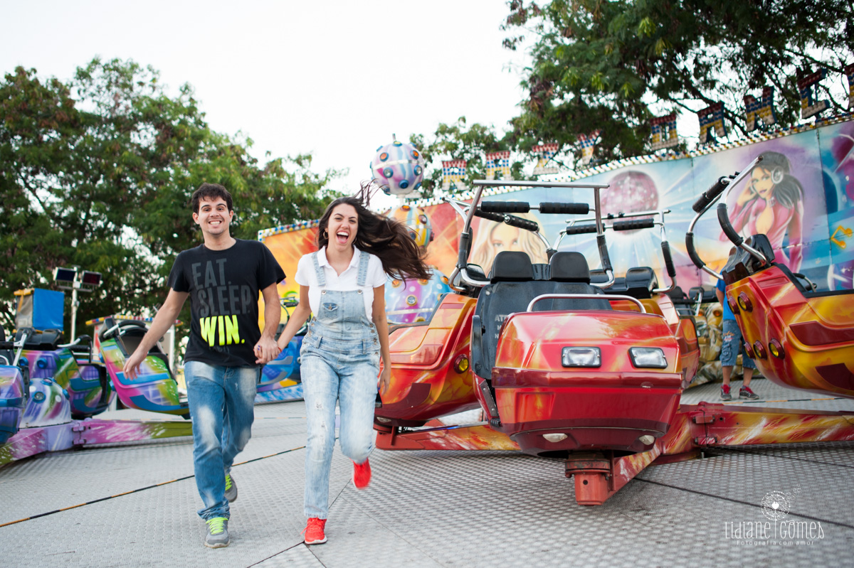 ensaio de casais, ensaio pré casamento, fotos pré wedding, pré wedding, parque de diversão, ensaio no parque, ensaio de casal no parque de diversao, casal e parque de diversao