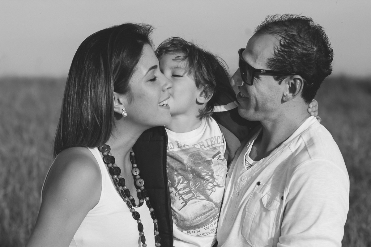 UM BEIJO DE EMOÇÃO NO ENSAIO DE GESTANTE DA FAMÍLIA DA FRAN E DO JACKSON COM JOÃO PEDRO ESPERANDO JOAQUIM, EM INDAIATUBA SP CAMPINAS SP SALTO SP