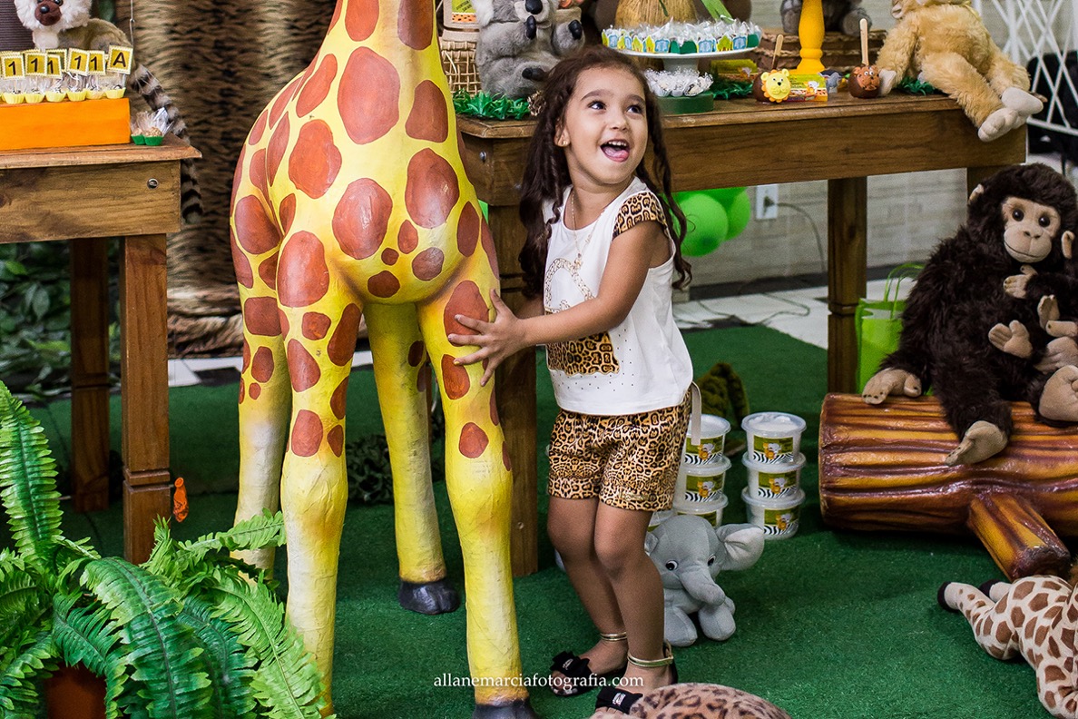 irmã do aniversariante festa infantil