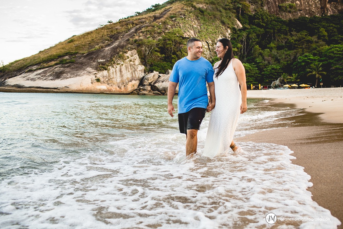 noivos na praia