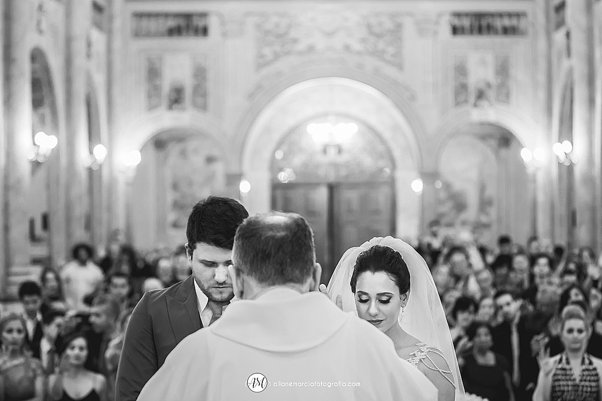noiva na igreja casamento