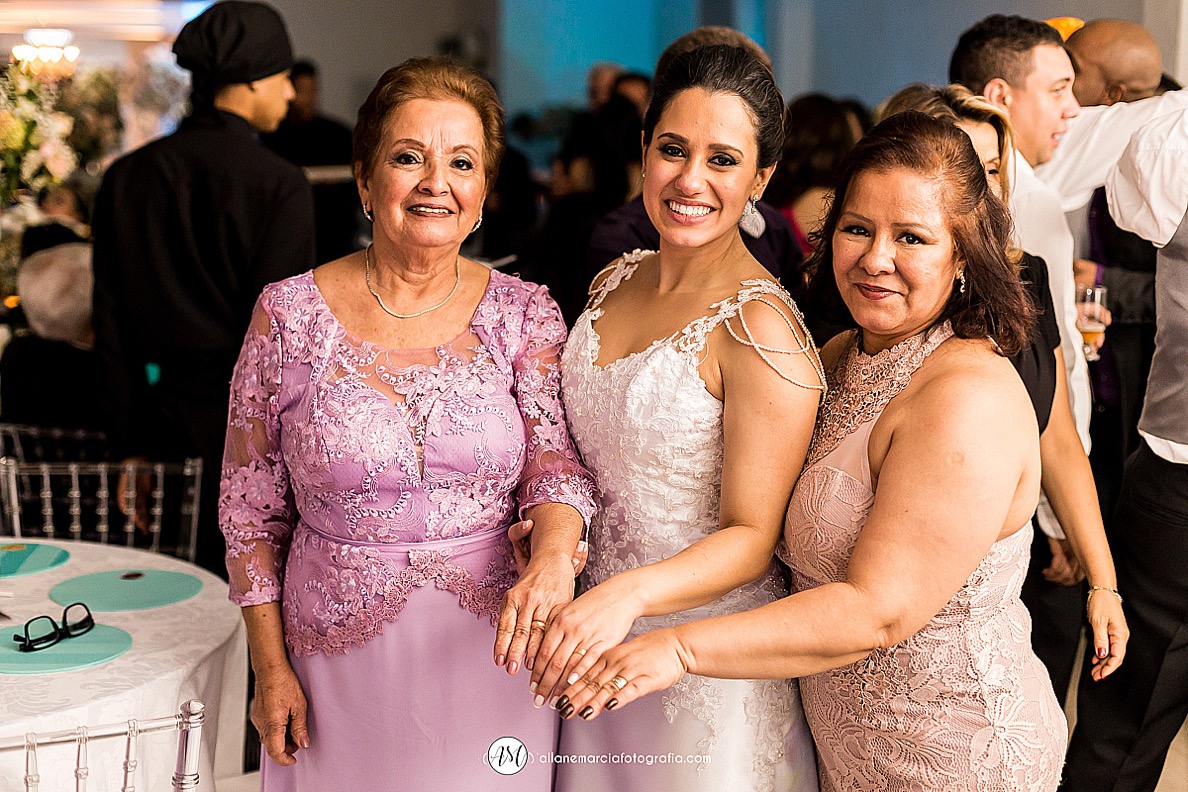 Noiva, mãe e avó casadas