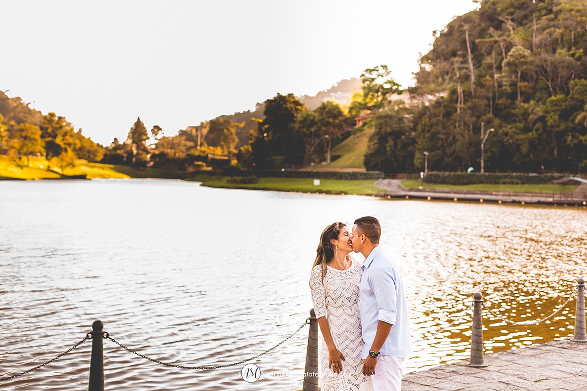 casal se beijando